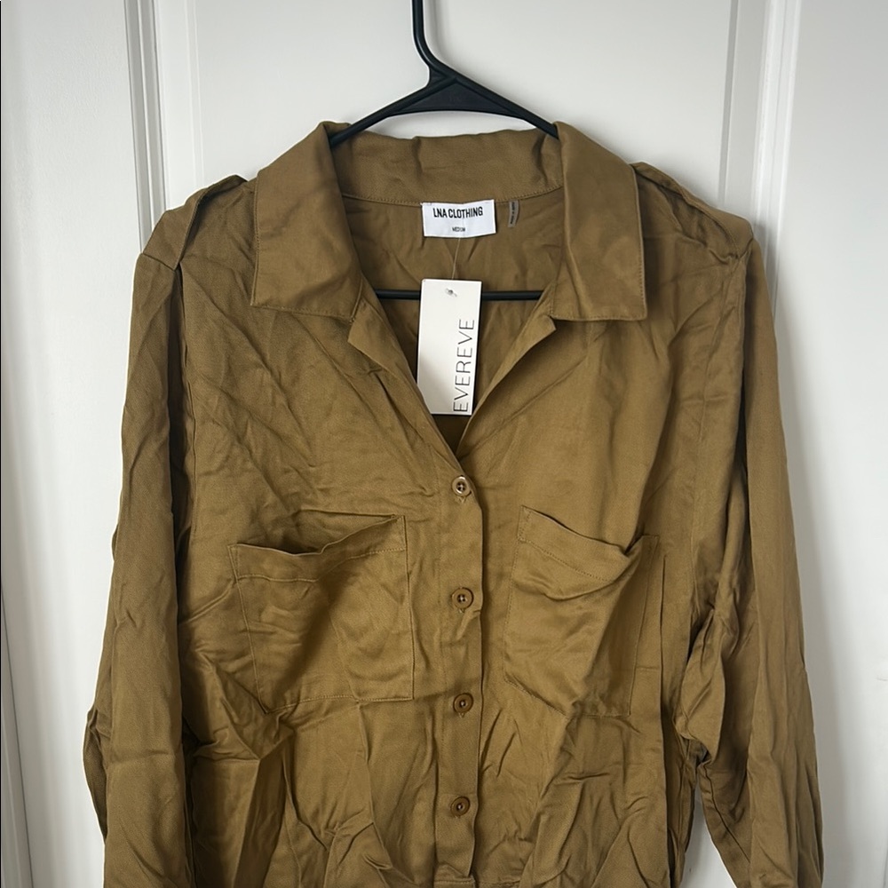 Evereve- LNA Clothing - very Soft button up